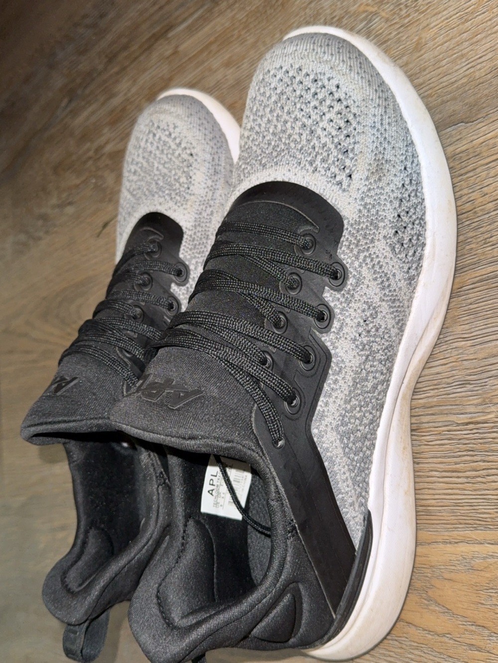 APL Sneakers - Picture 2 of 3